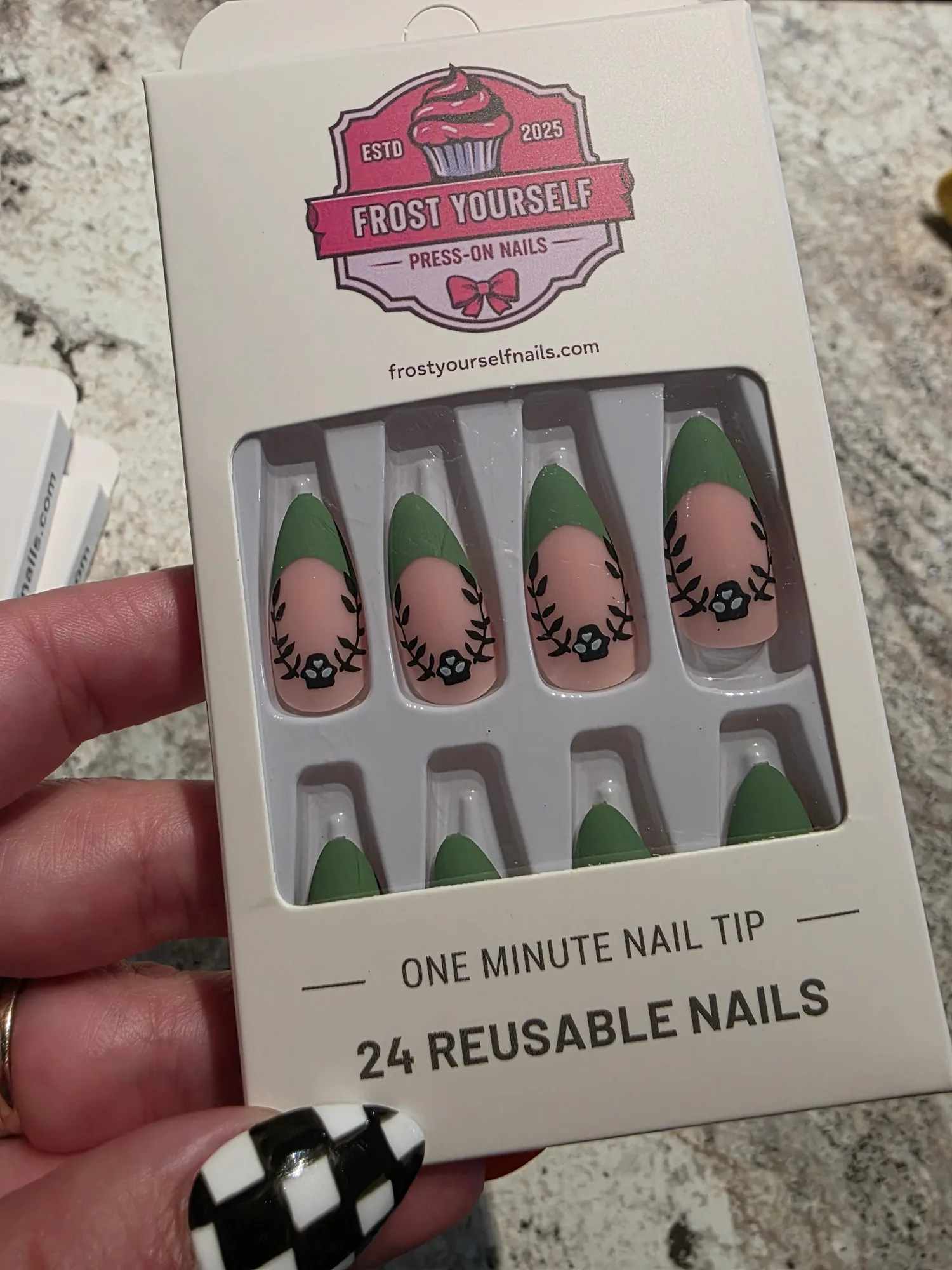 How to Style Rest in Green Press-On Nails for an Edgy Look