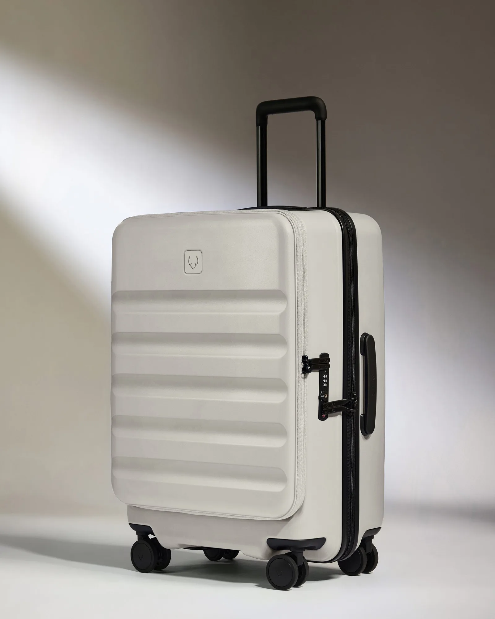 How to Pack a Medium Suitcase for a 5-Day Business Trip