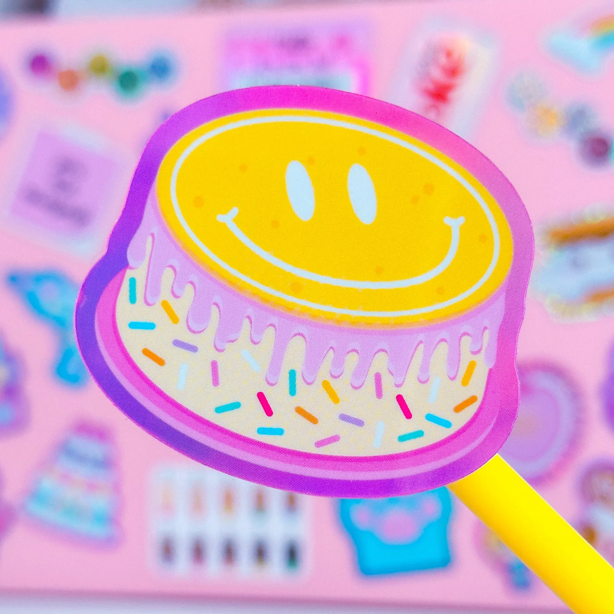 Autocollant imperméable - Gâteau sourire d'anniversaire