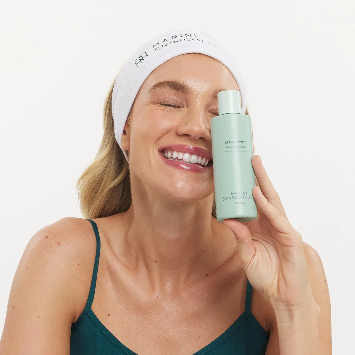 Clean Zyme® vs Bioglycolic® Face Cleanser: Which One Fits Your Skin?