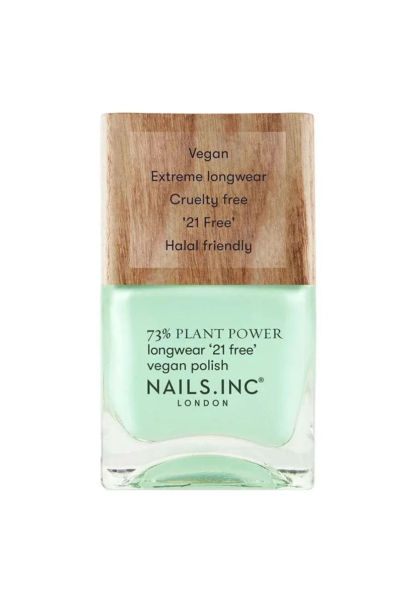 Healthy Nails Between Manicures: Expert Care Tips for Break-Free Nails