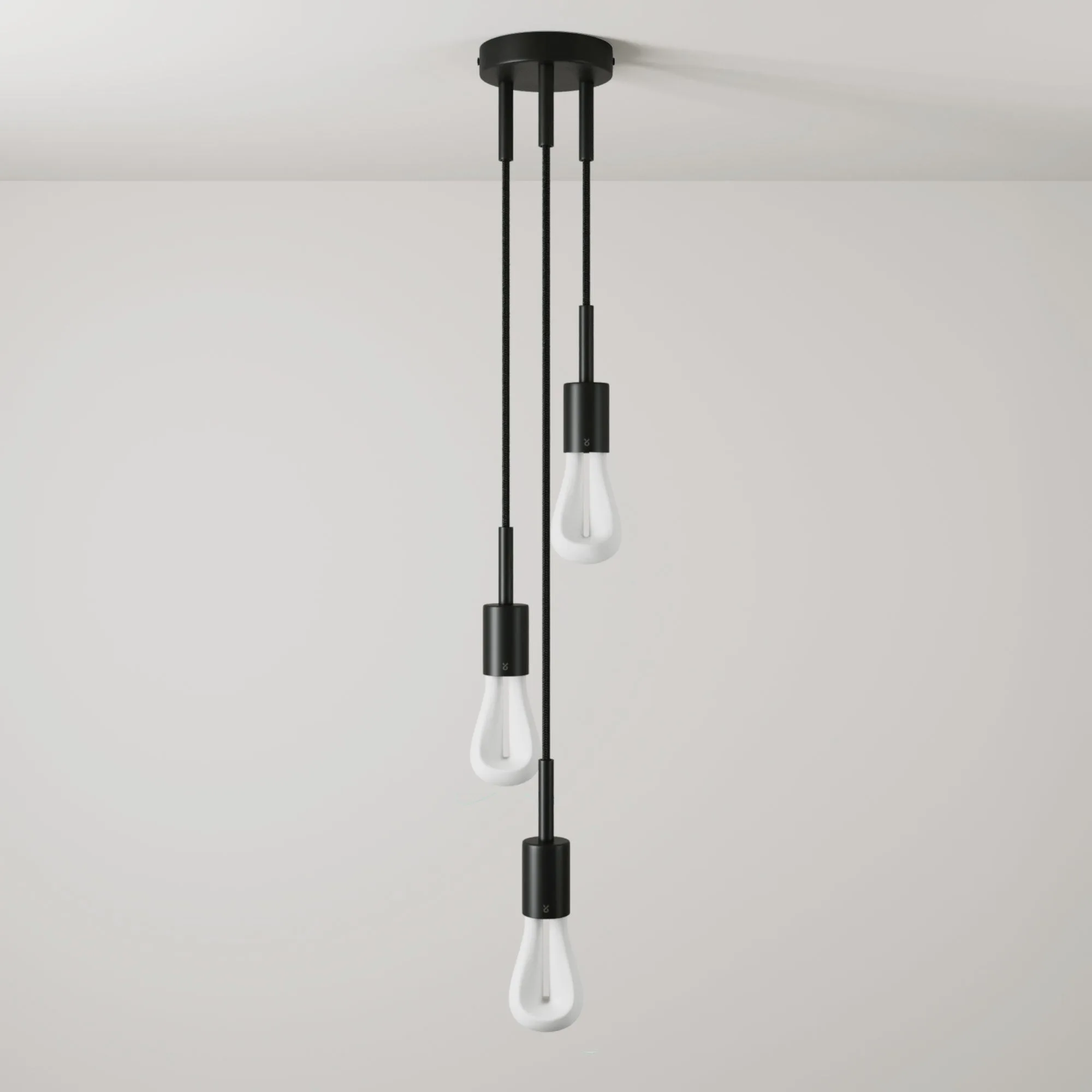 002 - Lampada a sospensione a caduta tripla - Nero
