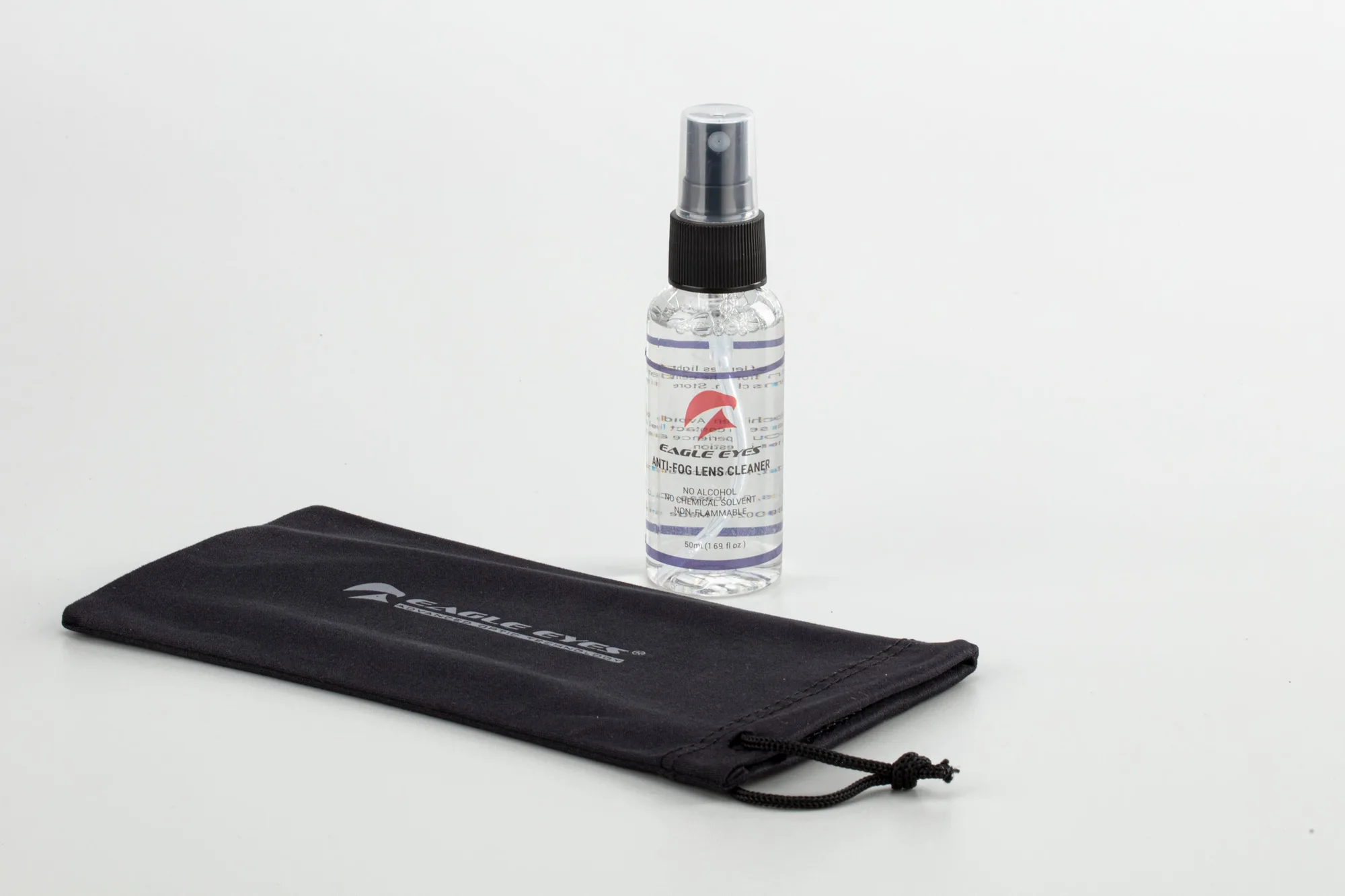Spray antibuée ou kit de nettoyage : quel soin pour vos verres ?