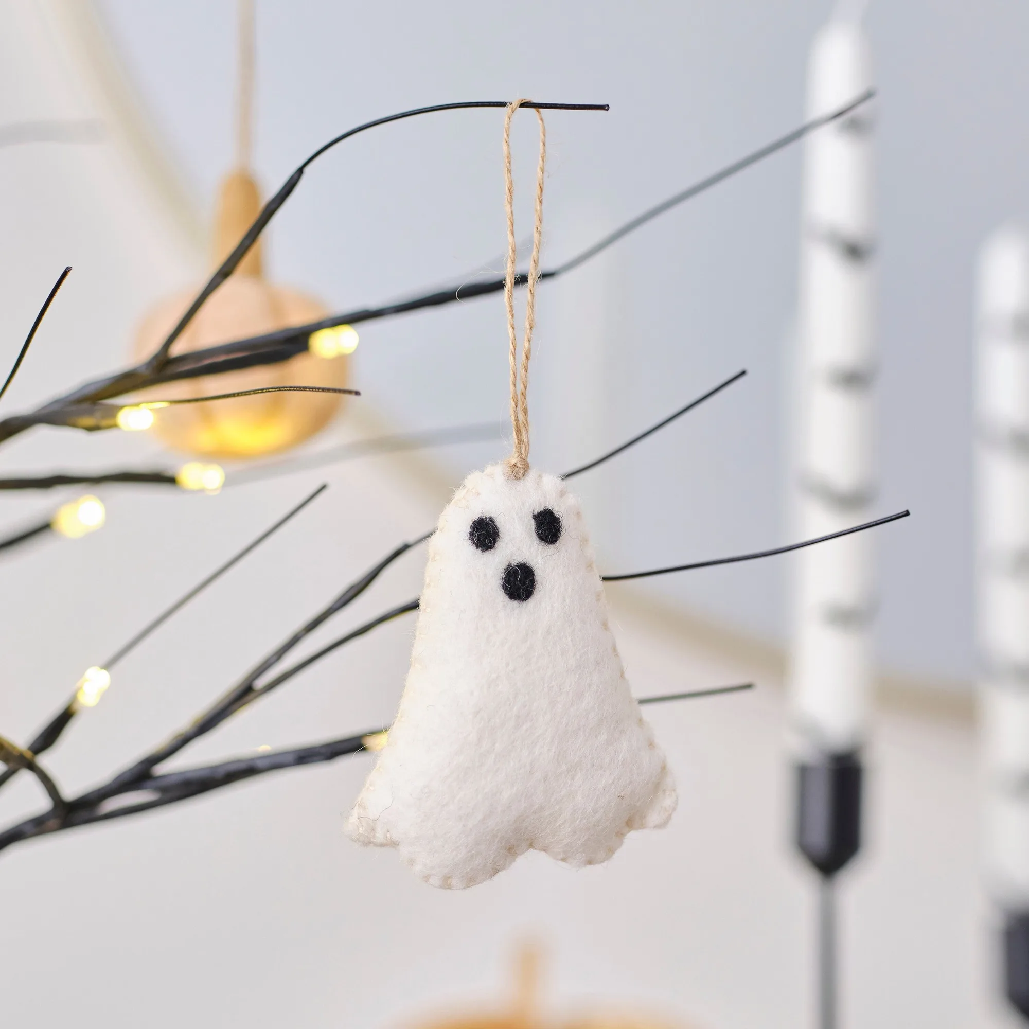 Halloween Balloons and Felt Decorations: Simple Party Setup