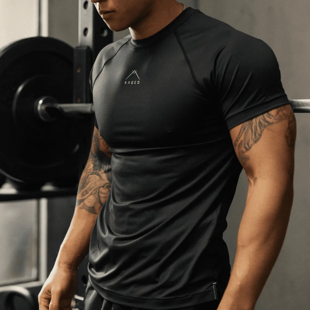 Ascent Performance Tee vs Slant Tee: Hvilken passer til treningen din?