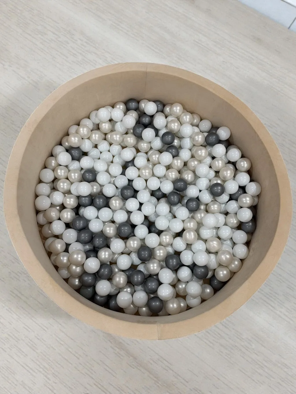 Oversized Ball Pit with 400 BPA-Free Balls