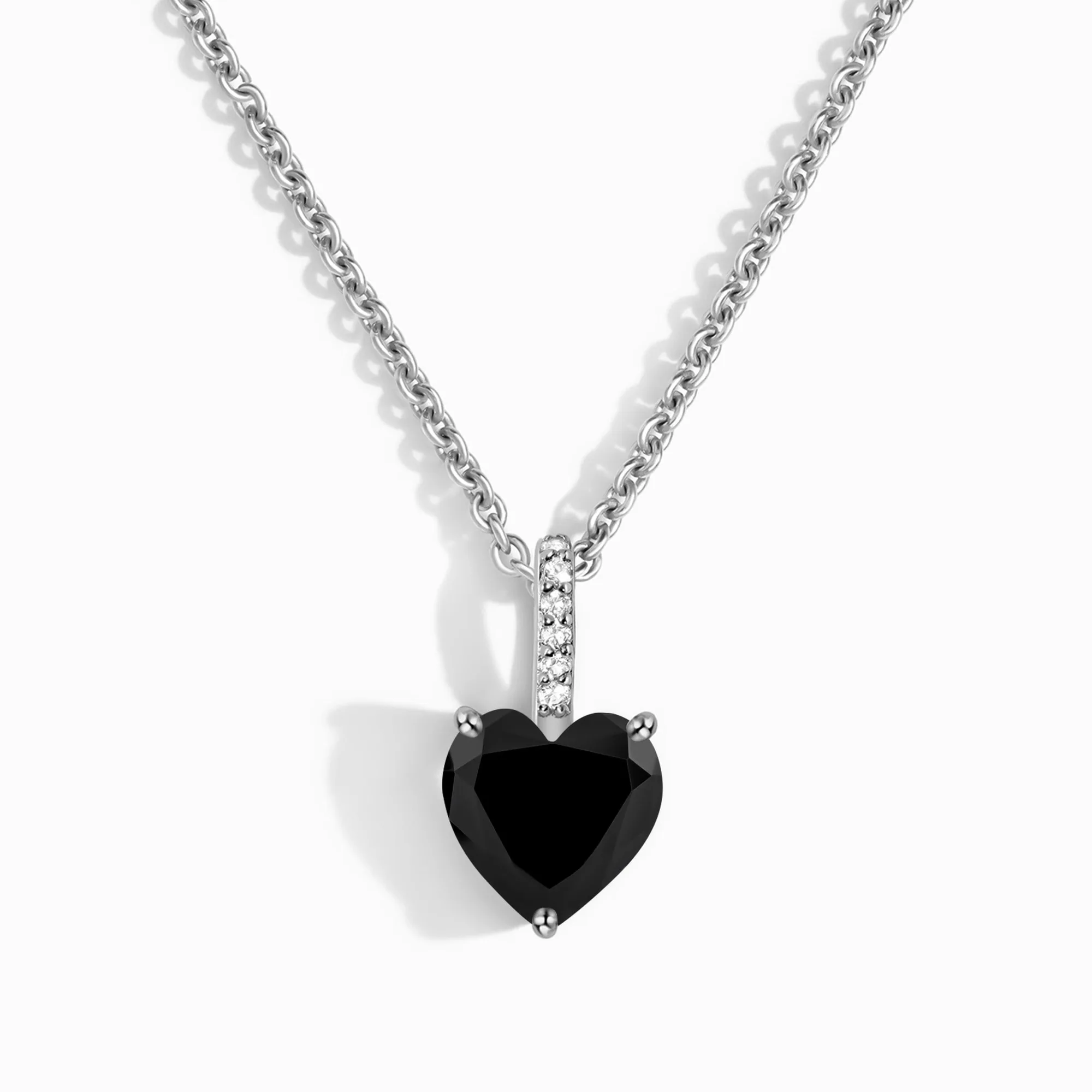 How to Clean and Maintain Your Silver Necklace to Prevent Tarnishing