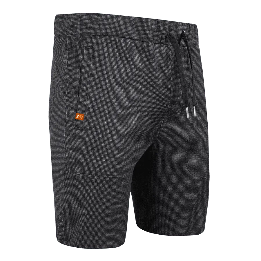 شورت لايزر أم شورت بودي: أيهما يتفوق للكاجوال؟