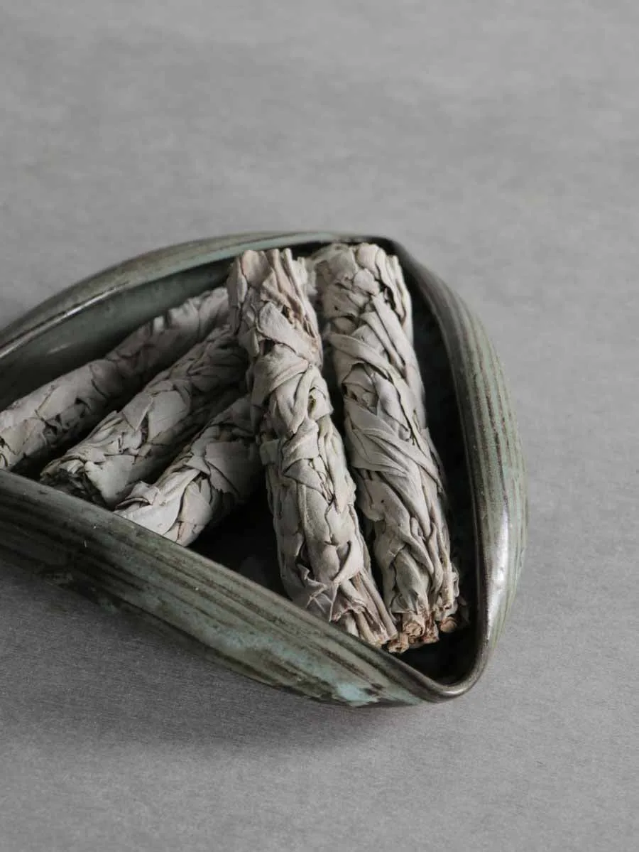 How to Use a White Sage Bundle for Cleansing
