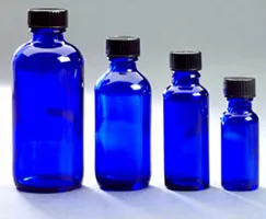 Bouteilles en verre ambré ou cobalt : laquelle choisir pour vos produits ?