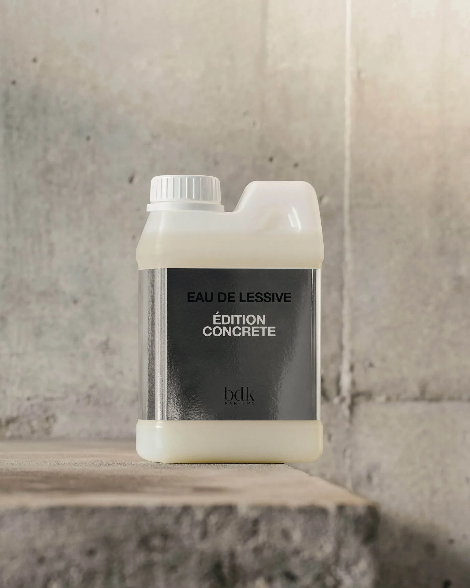كيف تستخدم معطر الغسيل للحصول على ملابس معطرة