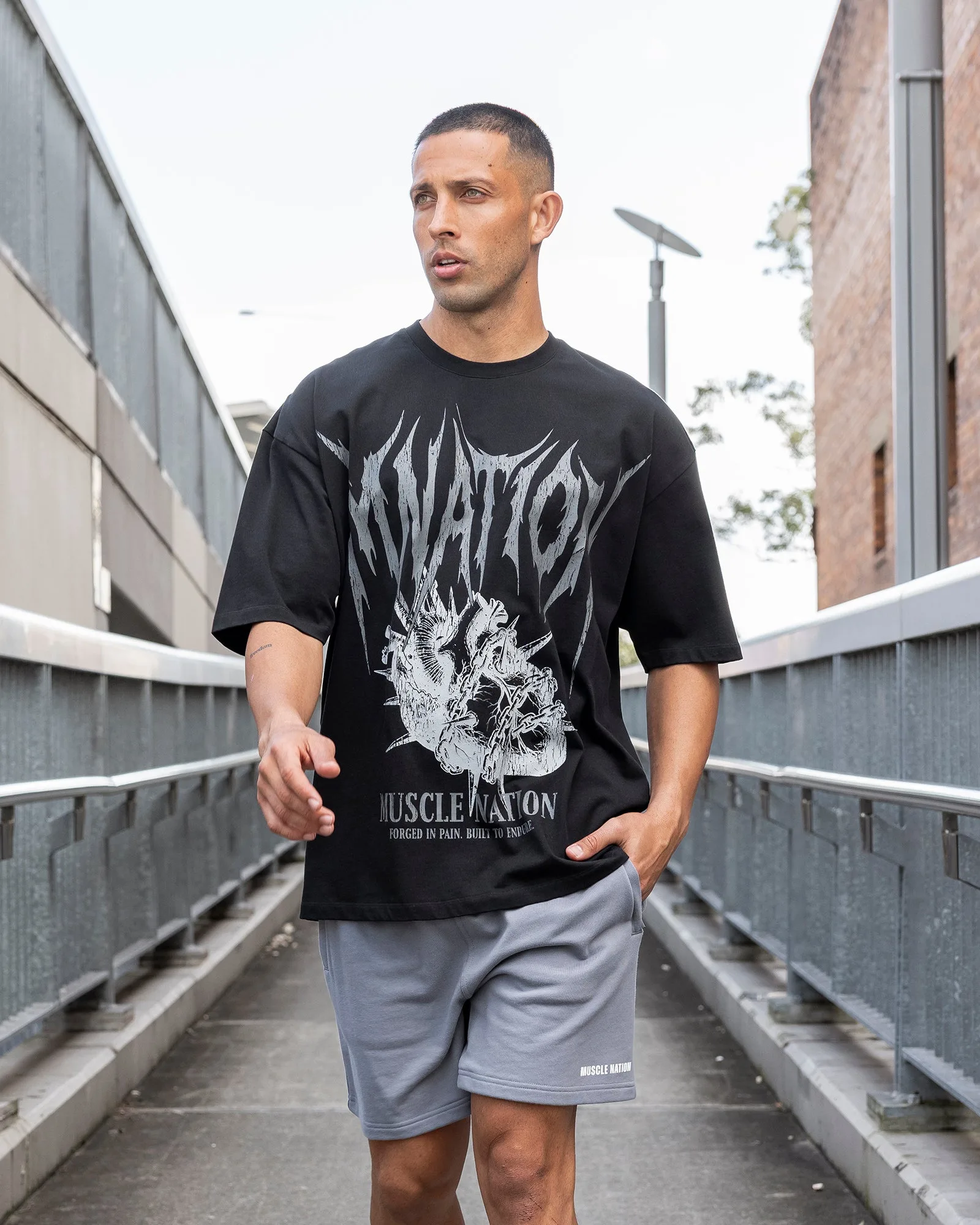 Ropa de gym para la calle: ¿qué prendas funcionan como ropa casual?