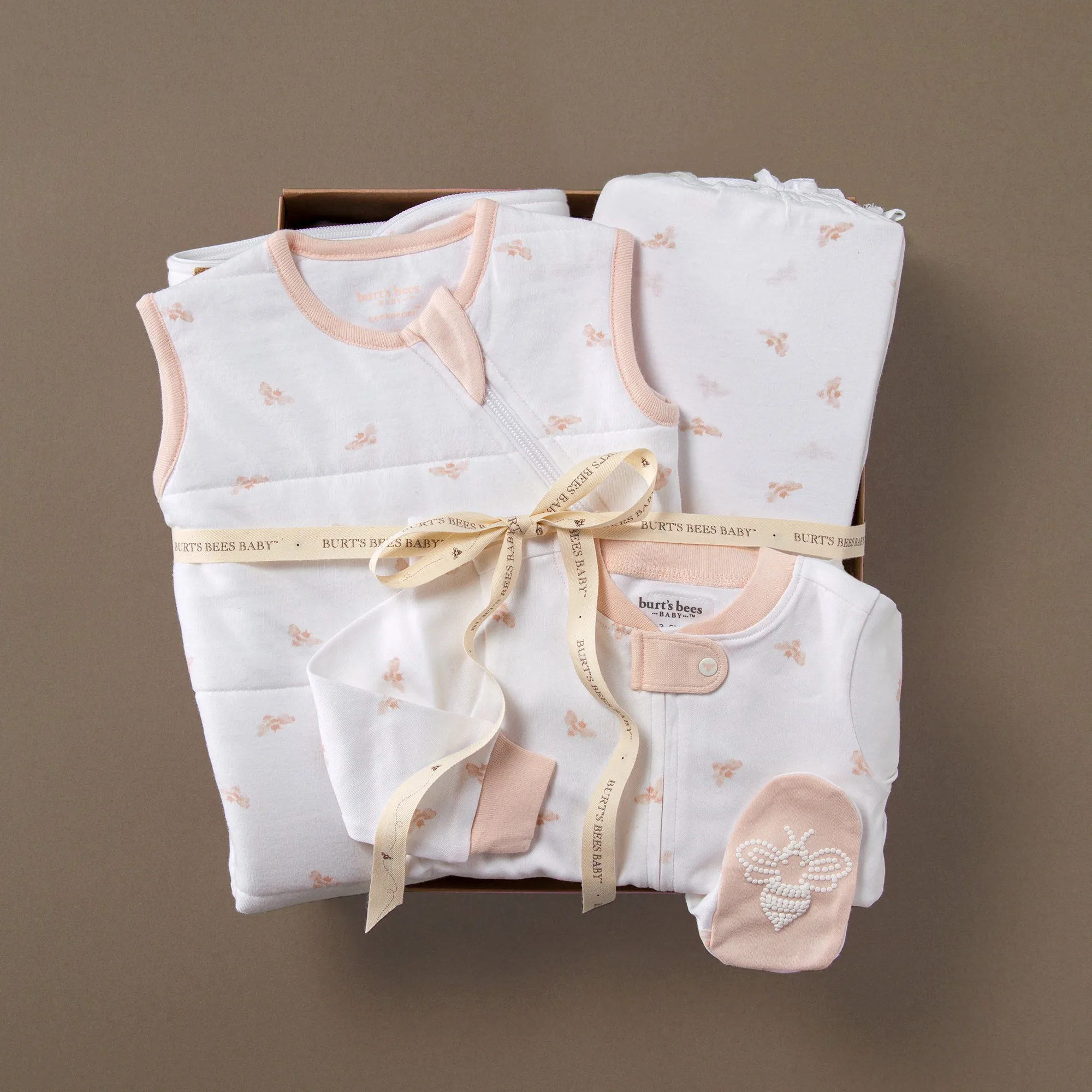 Cadeauset voor pasgeboren meisje samenstellen