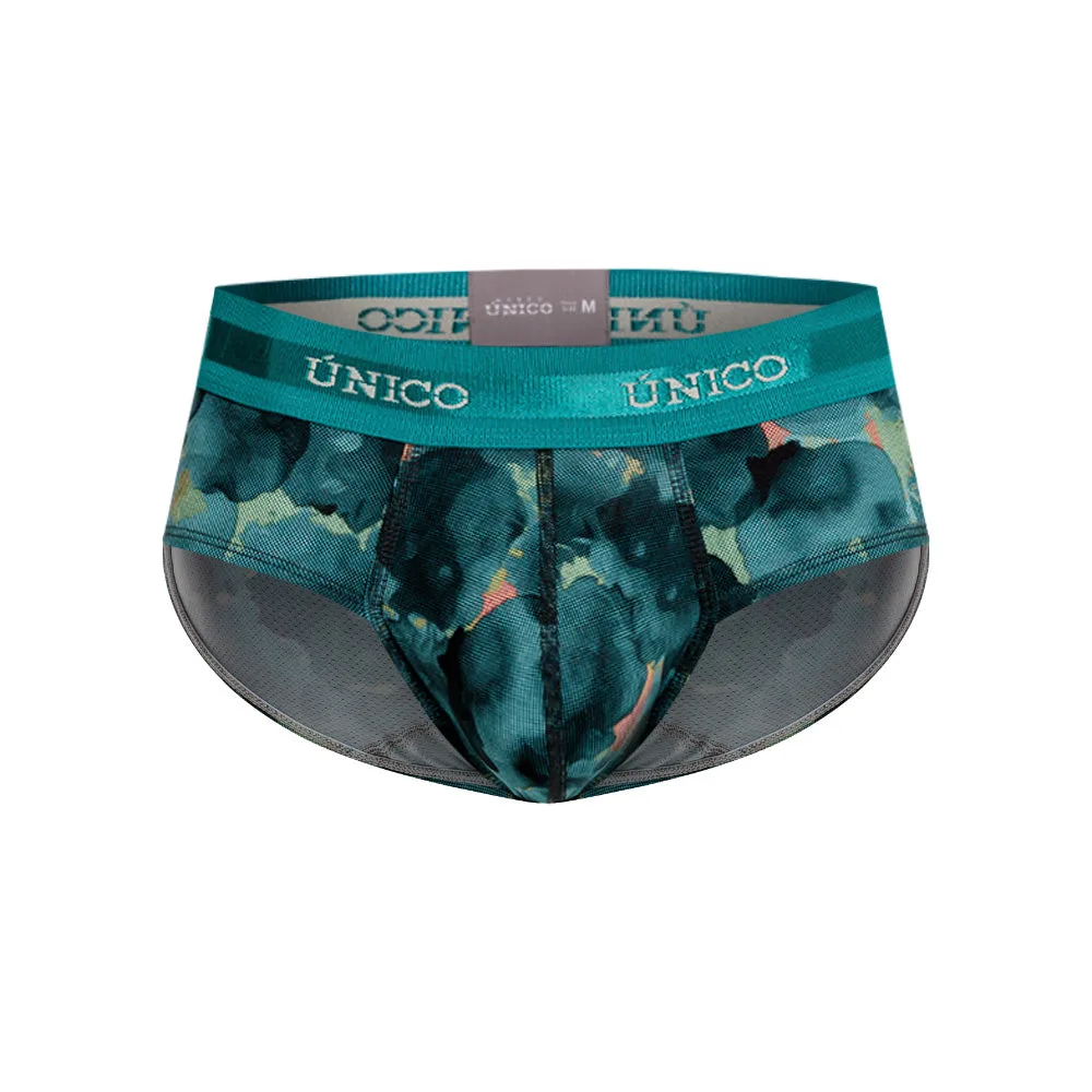 How to Keep Boxer Briefs From Losing Their Elasticity