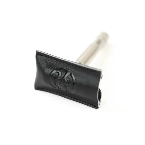 Why Choose a Leather Sheath for Your Safety Razor?