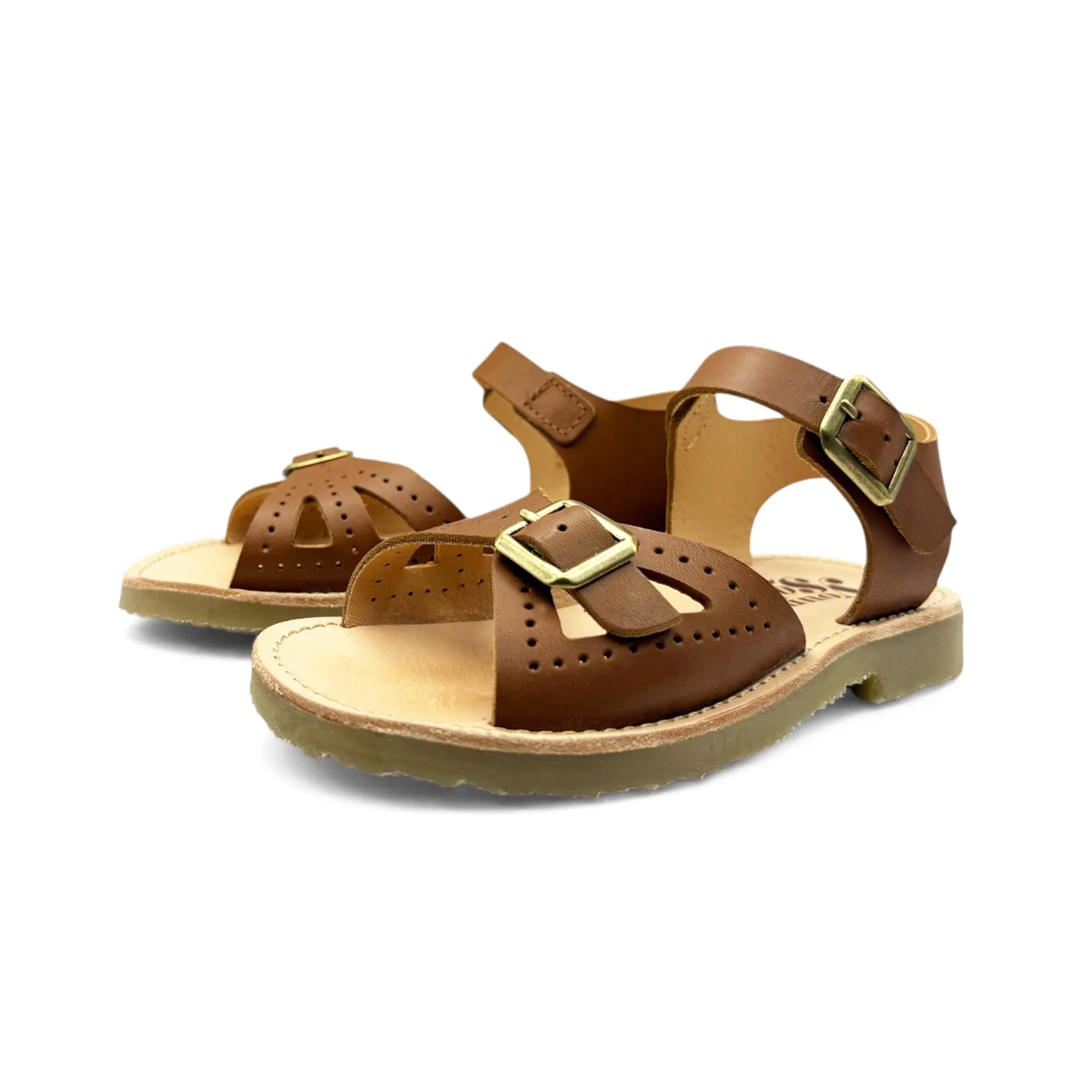 Sandali Pearl Kids: Trovare la vestibilità e lo stile giusti
