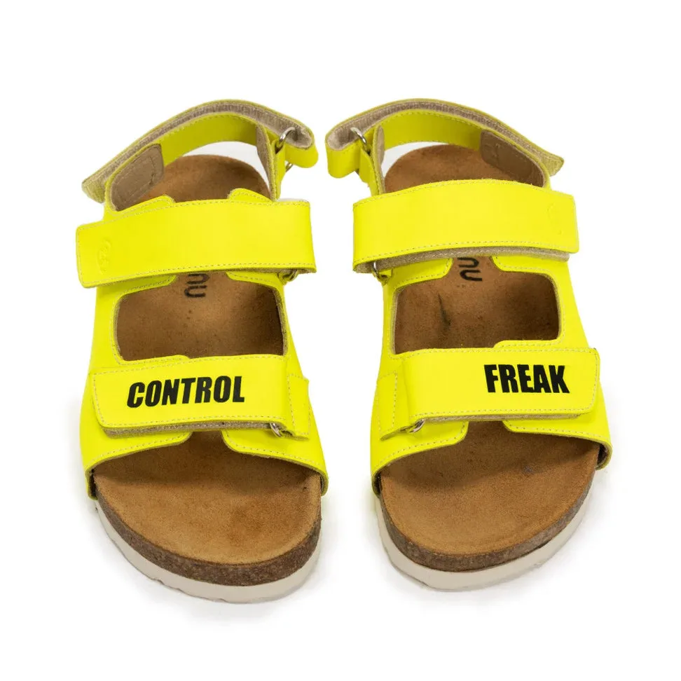 Sandales vs. baskets pour l'été : lesquelles sont les meilleures ?