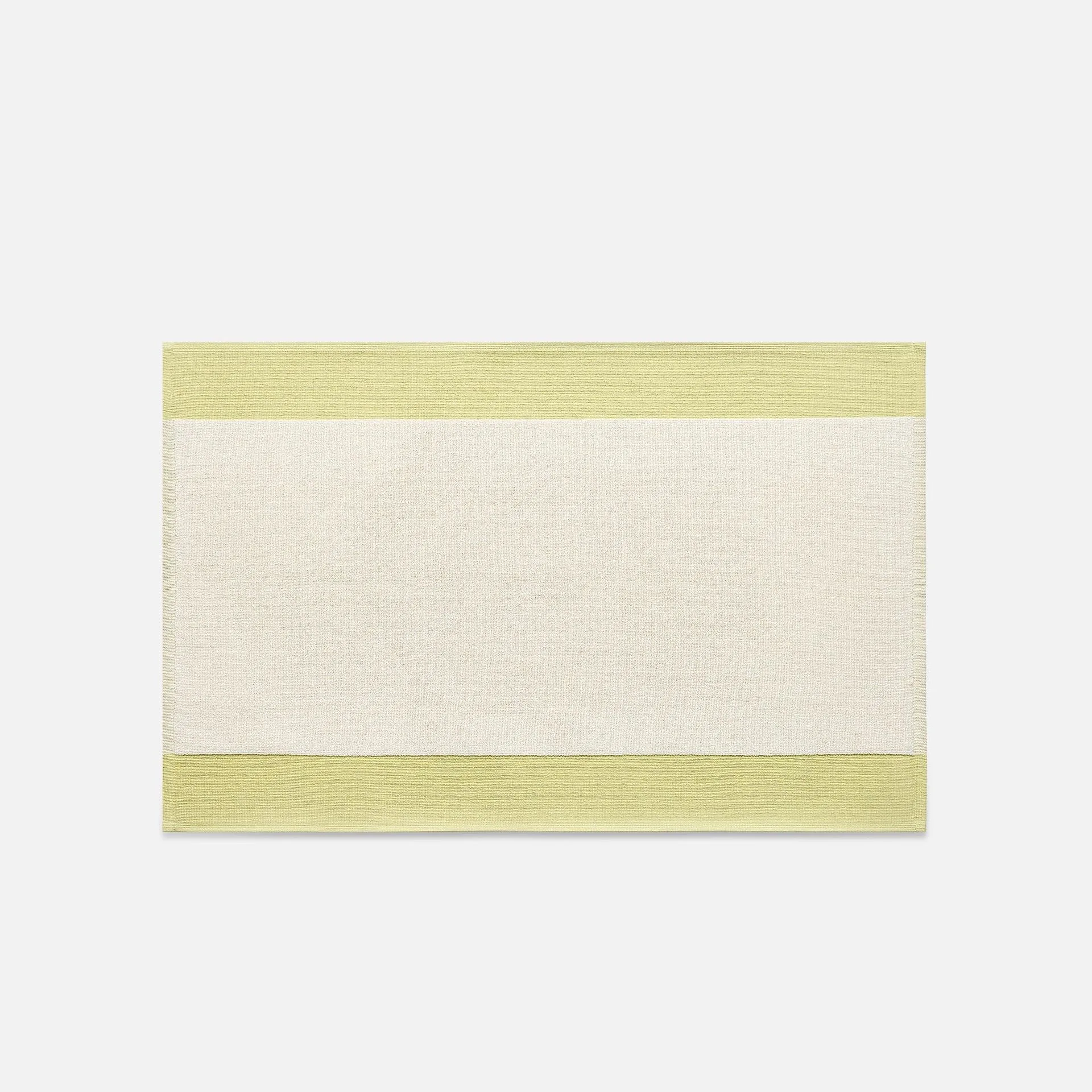 Plush Bath Mat vs Regular Bath Mat: Which Is Right for You?