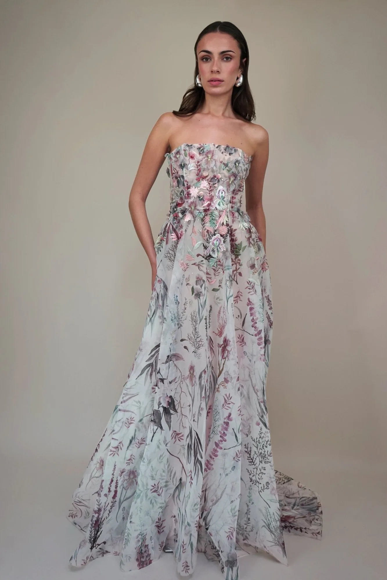 Abito da sposa Archive vs Abito Archive: Differenze chiave