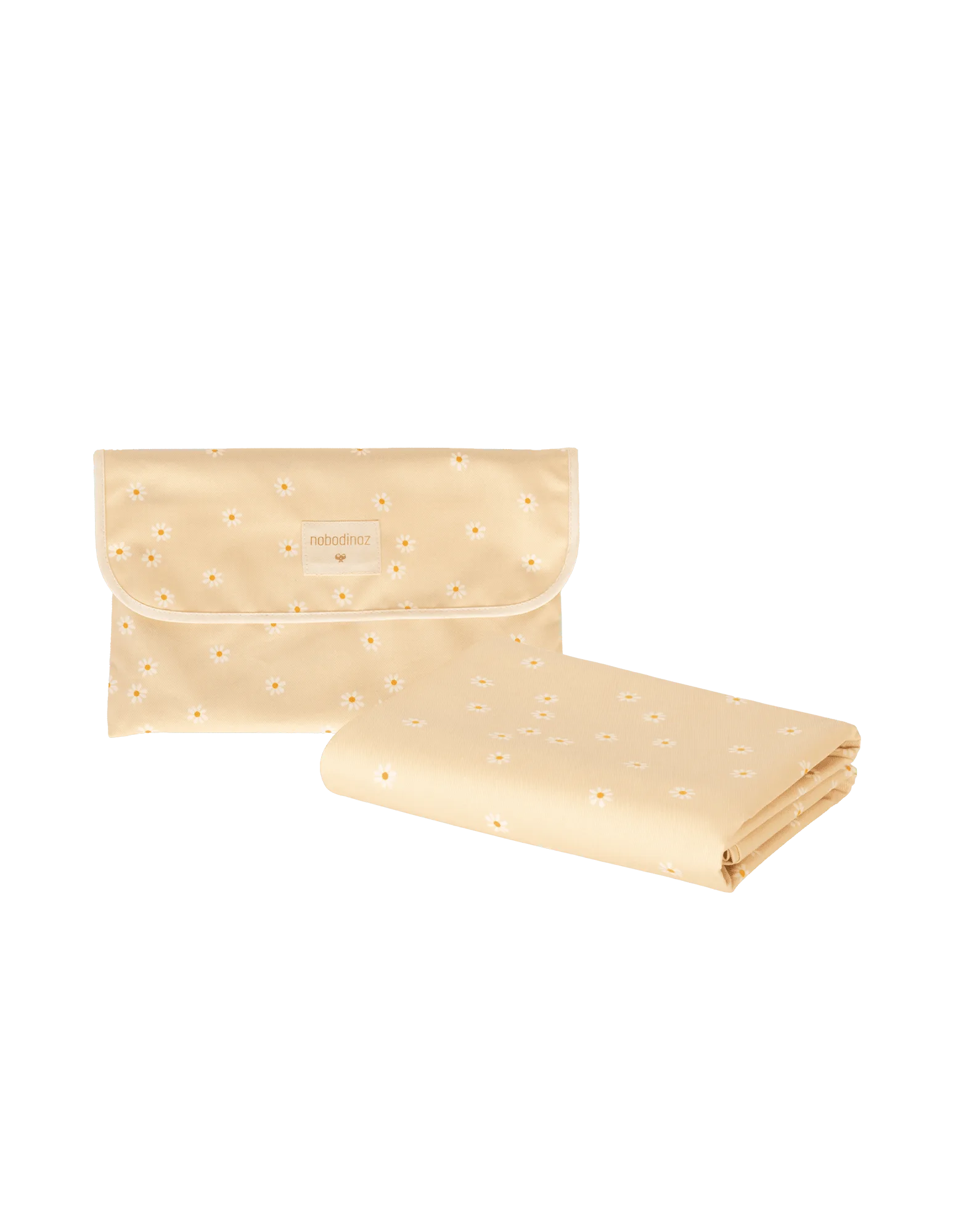 What to Look for in a Waterproof Picnic Blanket