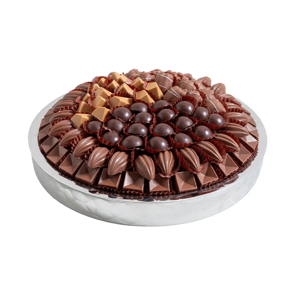 Stuffed Dates vs Chocolate Trays: Which Gift to Choose?