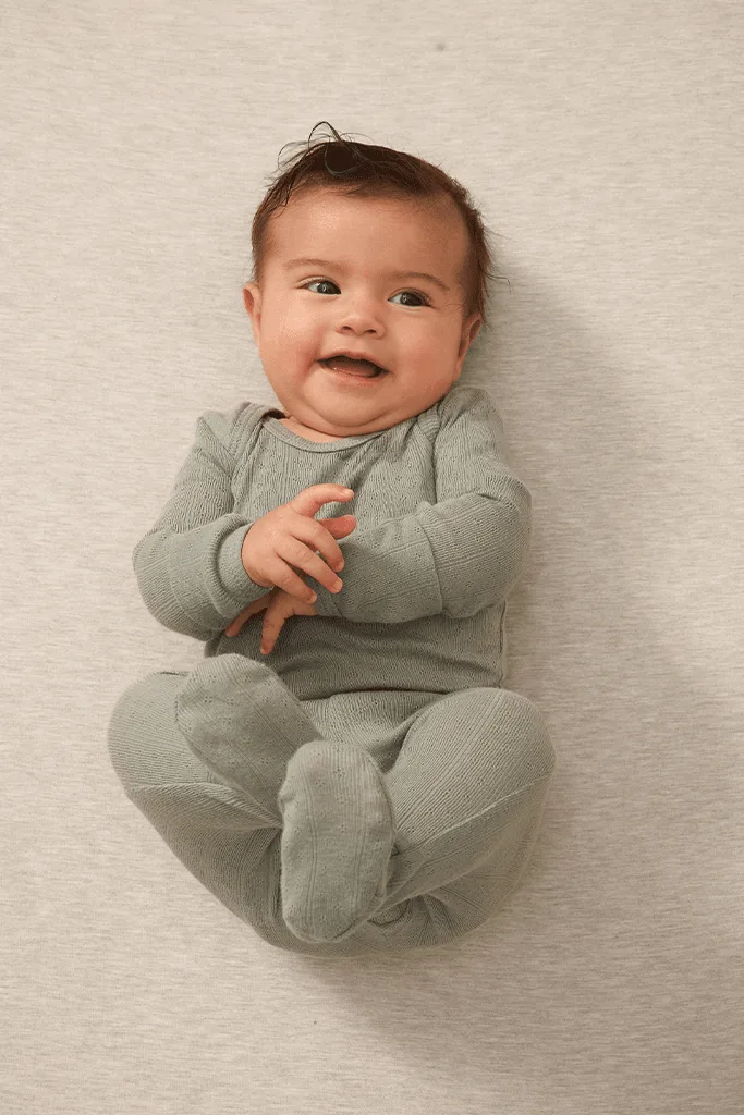 Conjunto de Sono para Bebé vs. Conjunto de Enrolar + Chapéu: Como Escolher