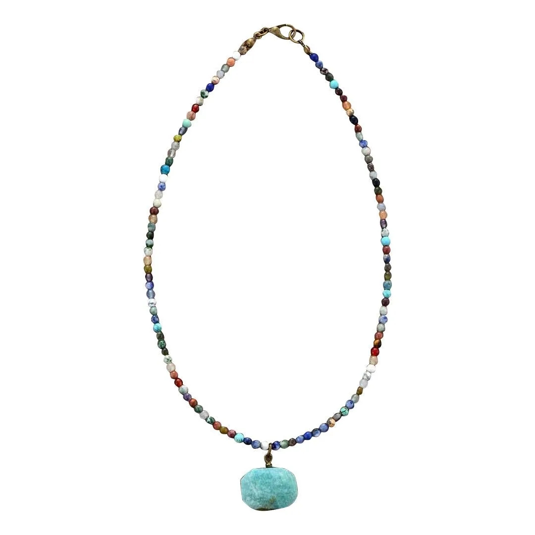 Pleje af krystalsmykker: Sådan renser og oplader du dine krystaller
