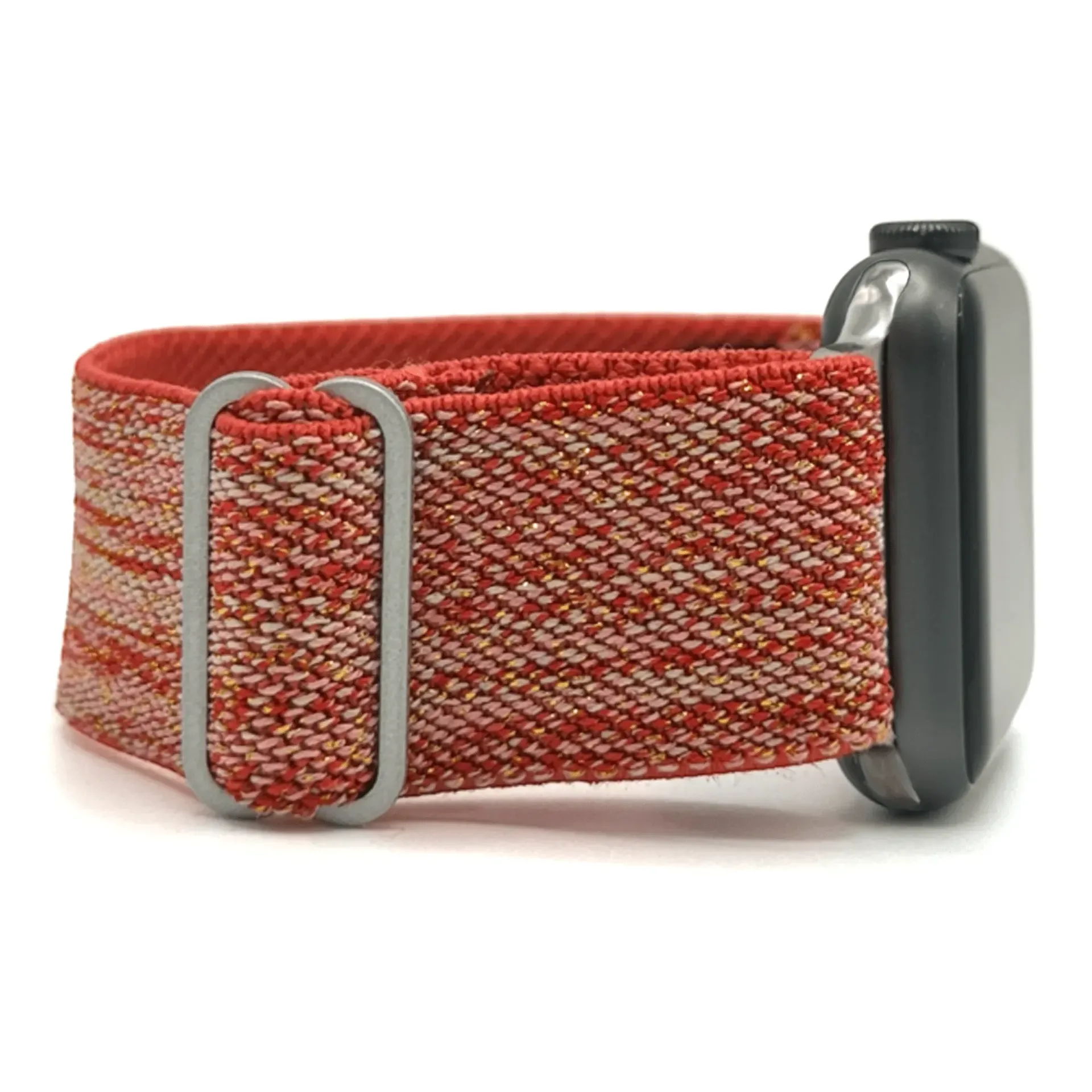 The Best Apple Watch Bands for Outdoor Adventures: Durability and Functionality Compared