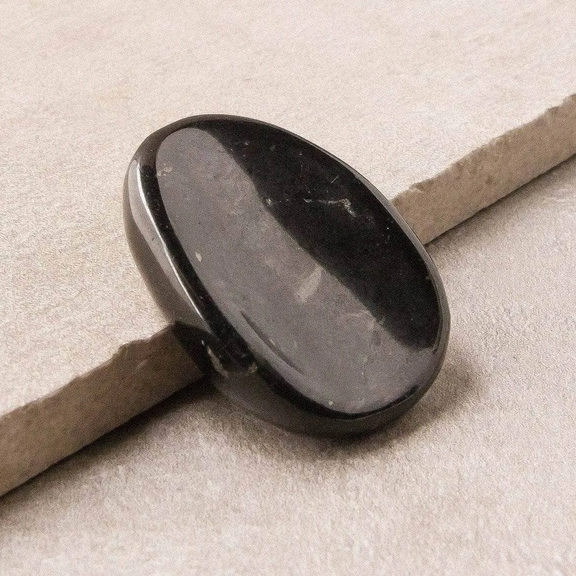 SHUNGITE WORRY STONE