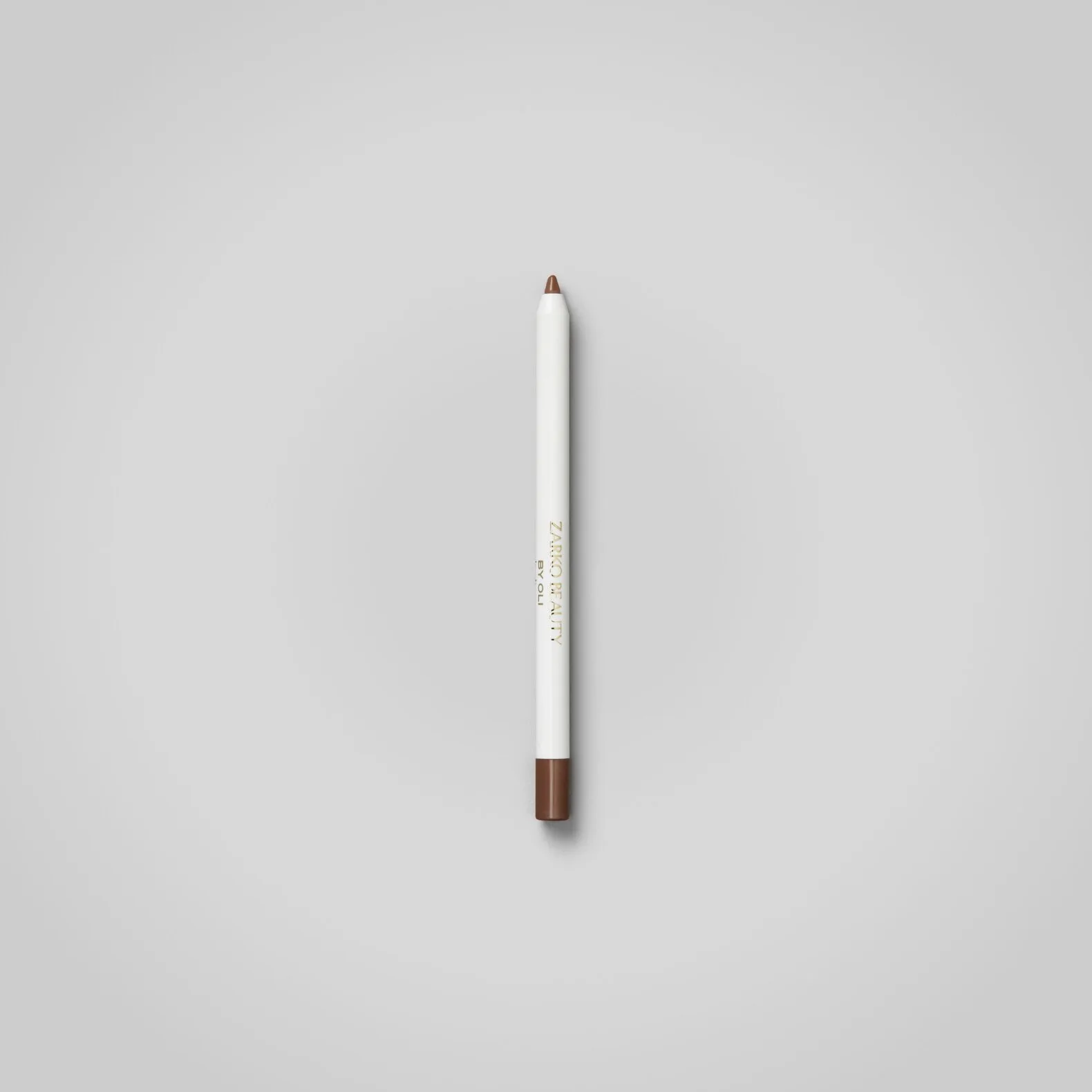 Comment choisir la bonne teinte de crayon à lèvres Zarko