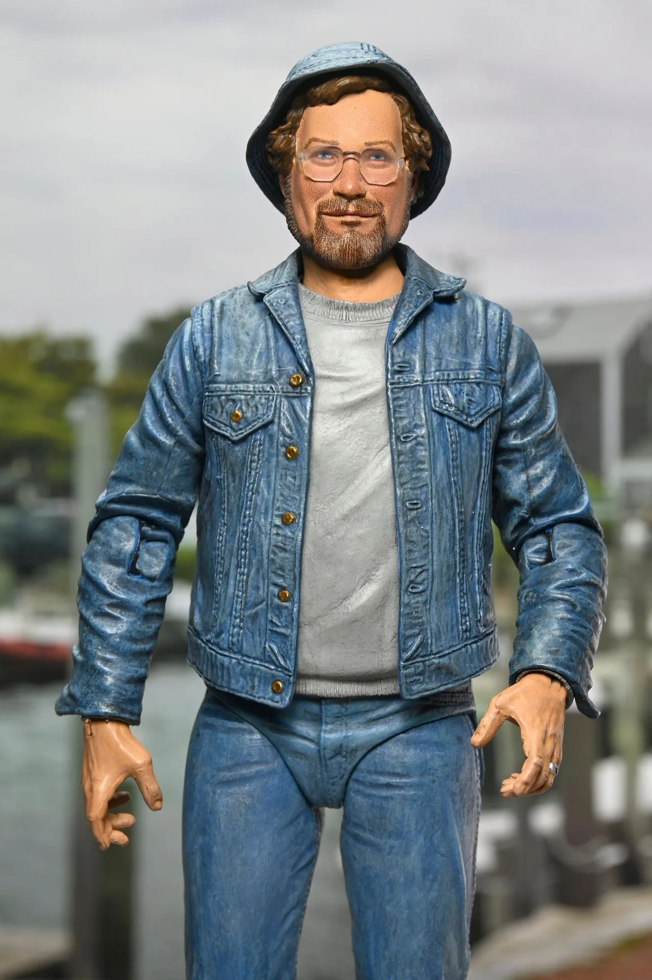 شخصيات NECA في العلبة مقابل خارج العلبة: إيجابيات وسلبيات العرض