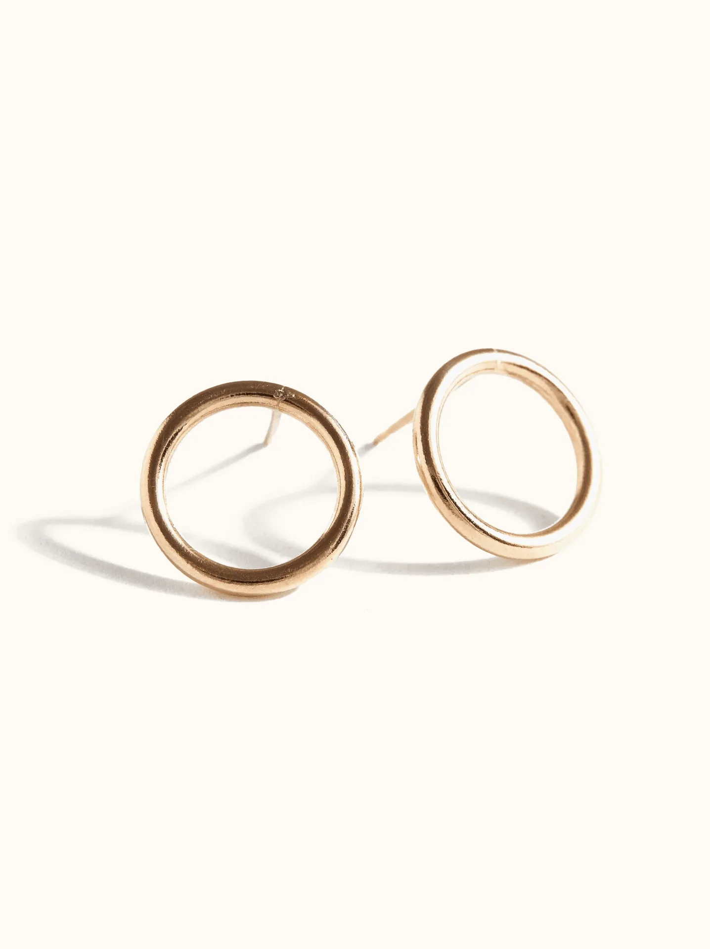 How to Choose the Perfect Stacking Rings for Your Style