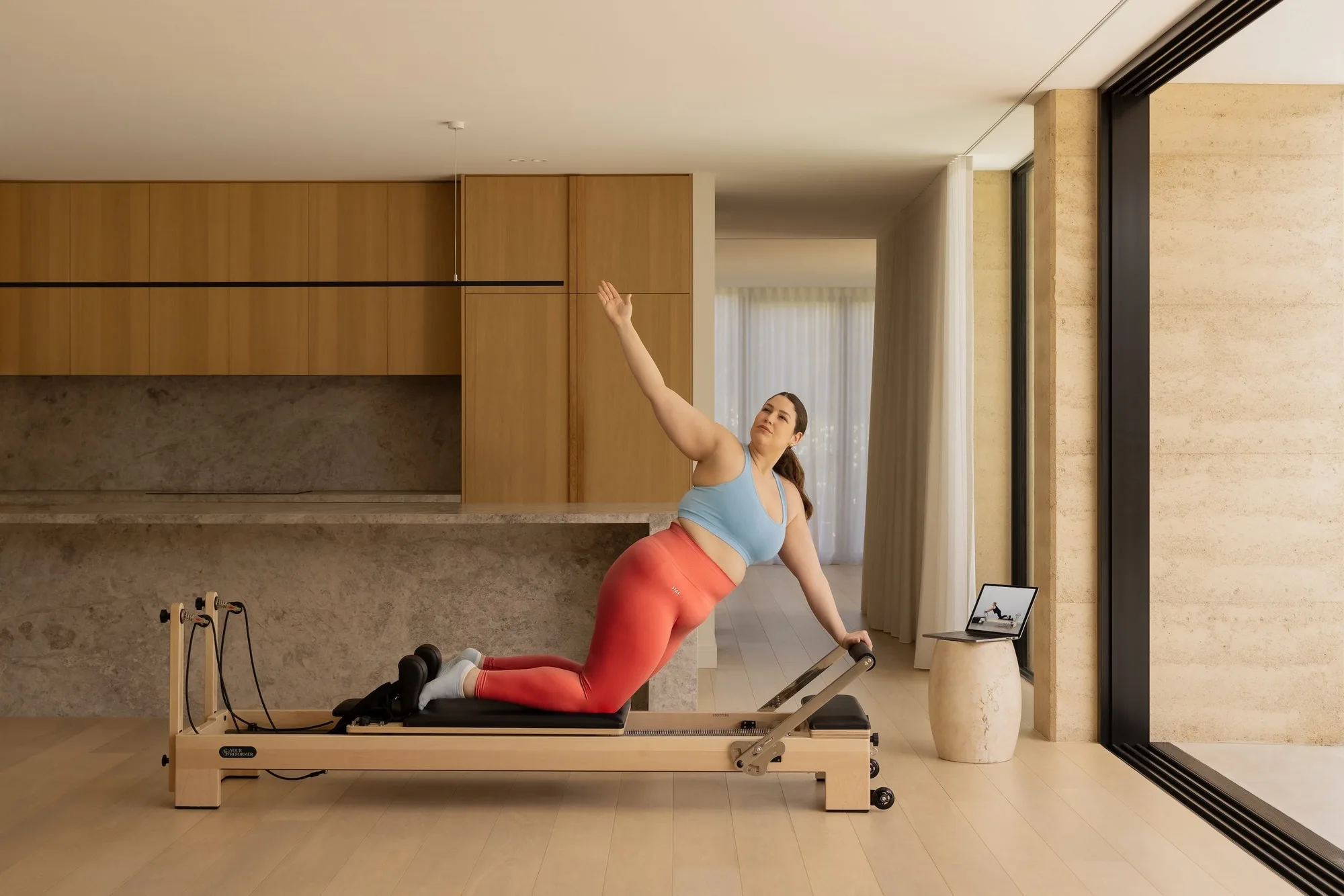 Reformer vs Pilates de Solo: Qual Treino se Adequa aos Seus Objetivos?