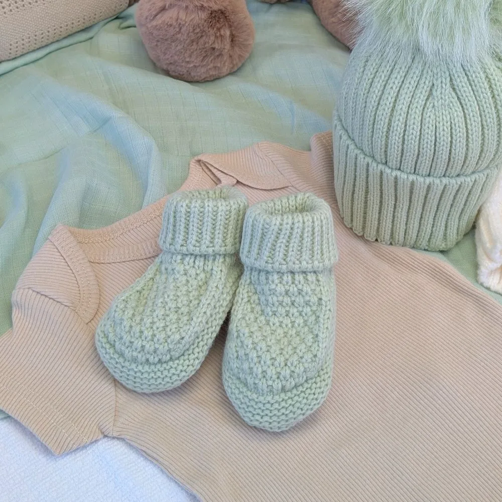 How to Choose Baby Booties: Sizes, Materials and Fit