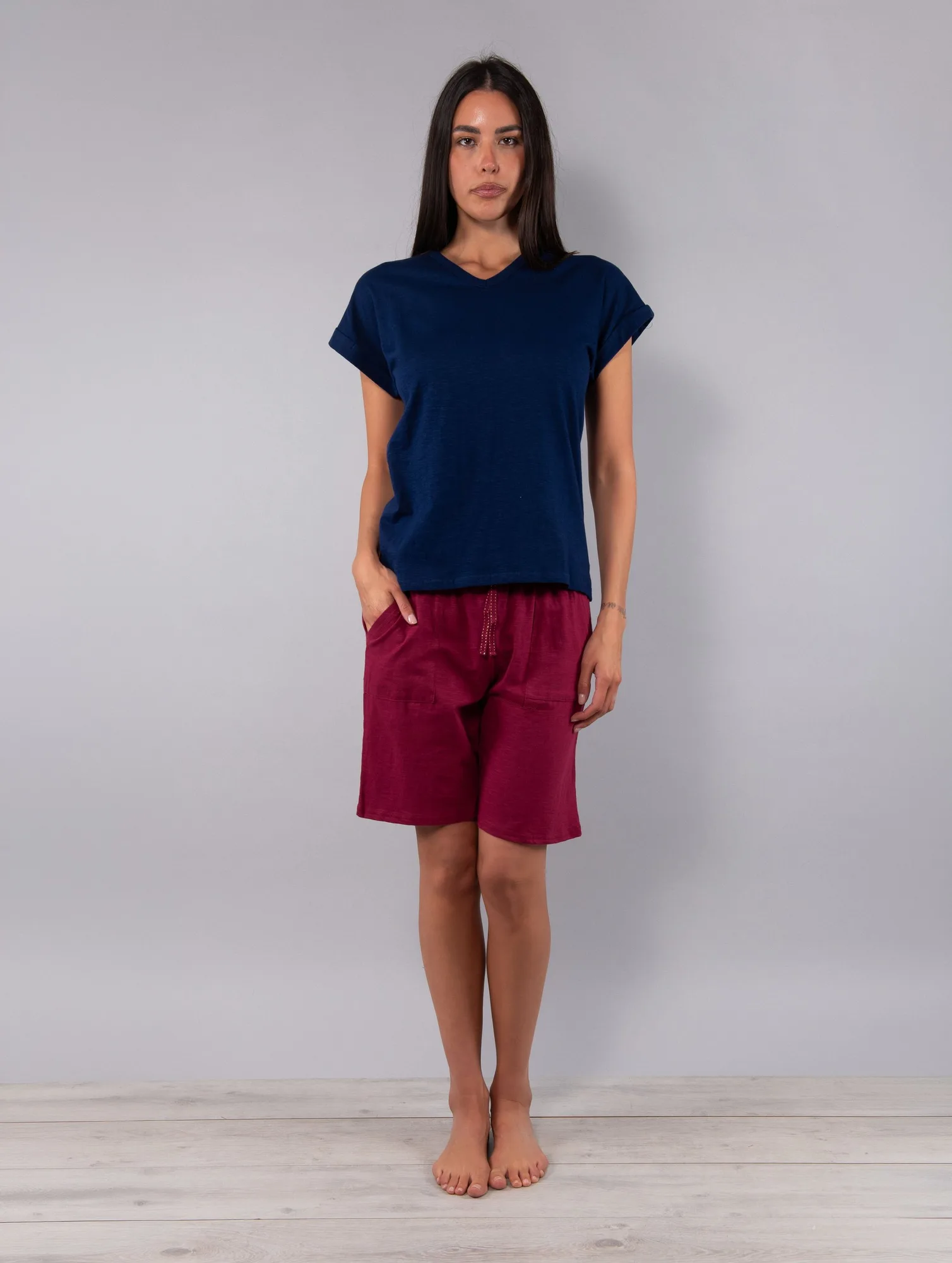 Pigiama Scollo a V Manica Corta e Pantalone Pinocchietto in Cotone - BLU/CILIEGIA - CI19