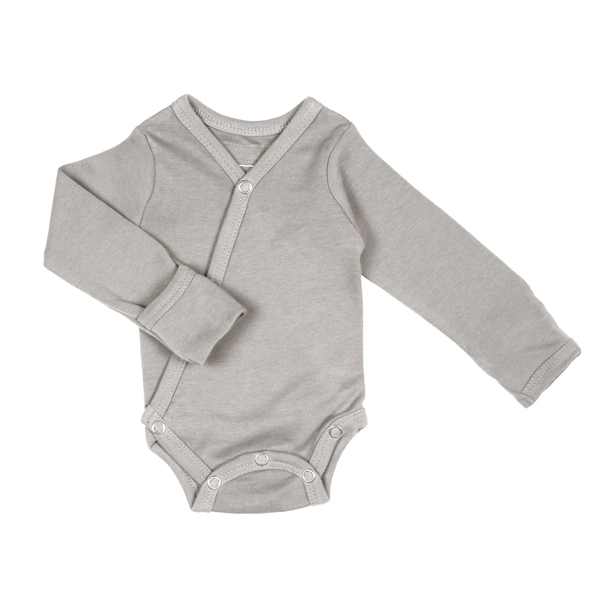 Comment superposer les vêtements bio de bébé pour les soirées fraîches