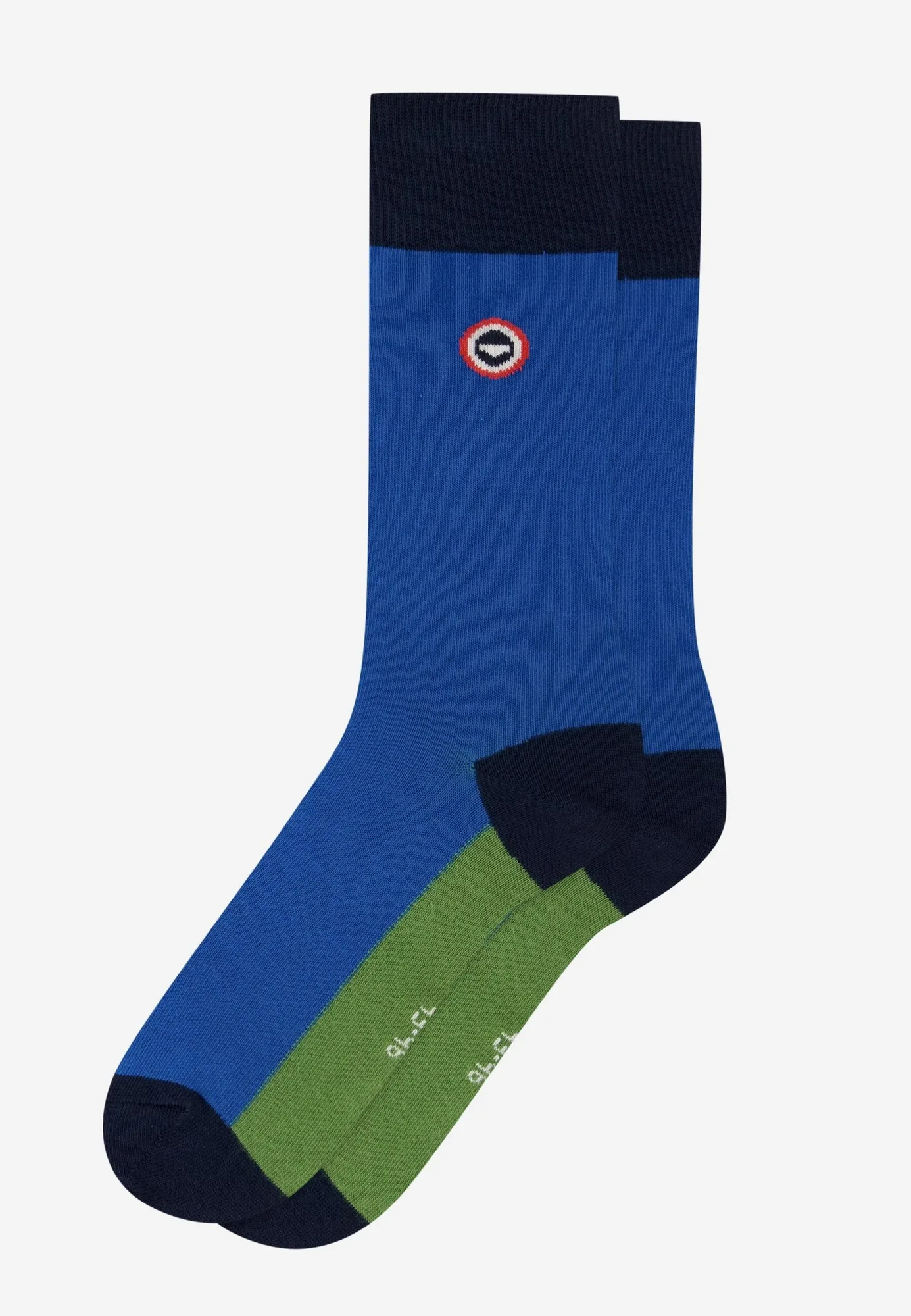 Intégrer des chaussettes mi-hautes à motifs dans votre garde-robe