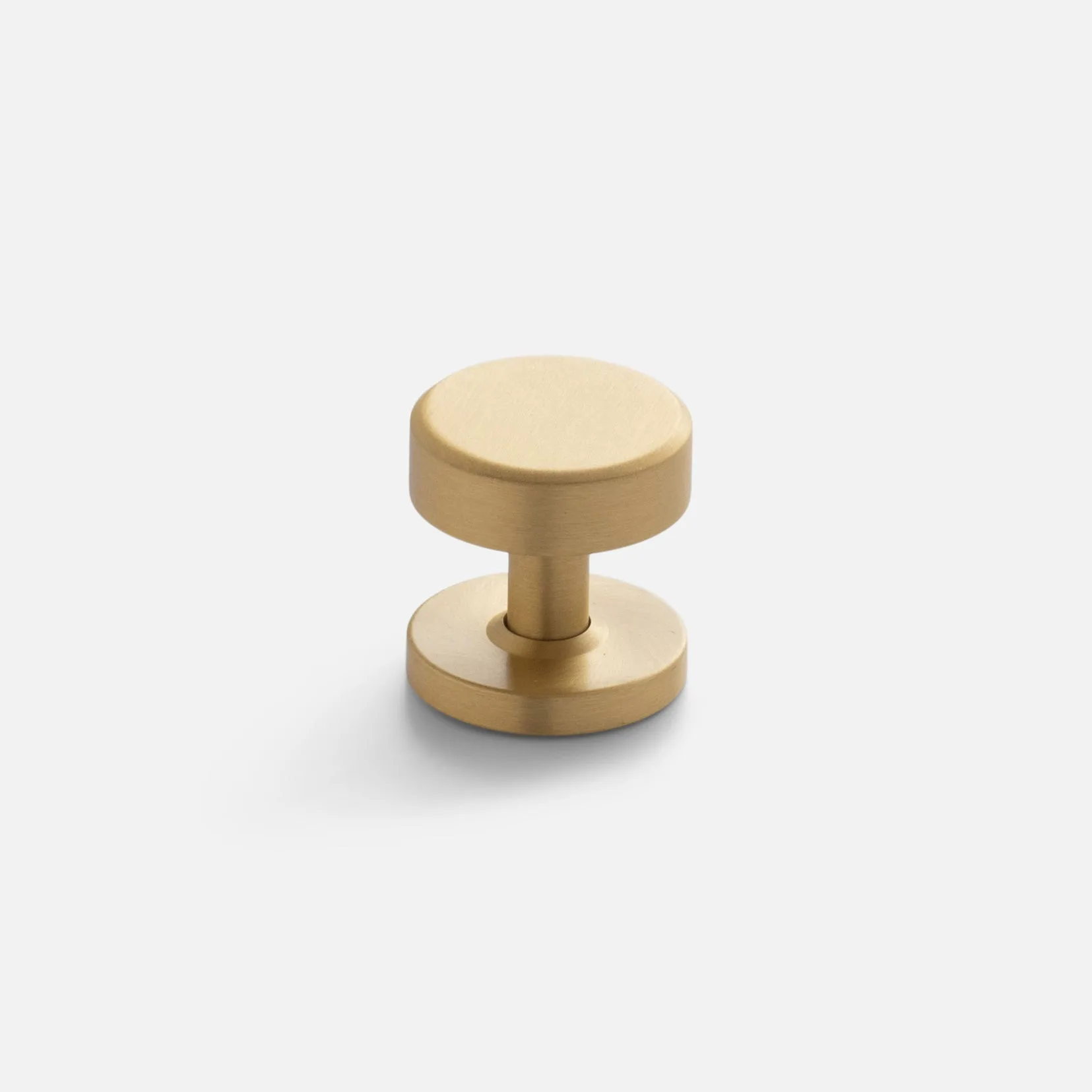 Ceramic Dish Knob Review: A Handcrafted Touch for Your Kitchen Cabinets