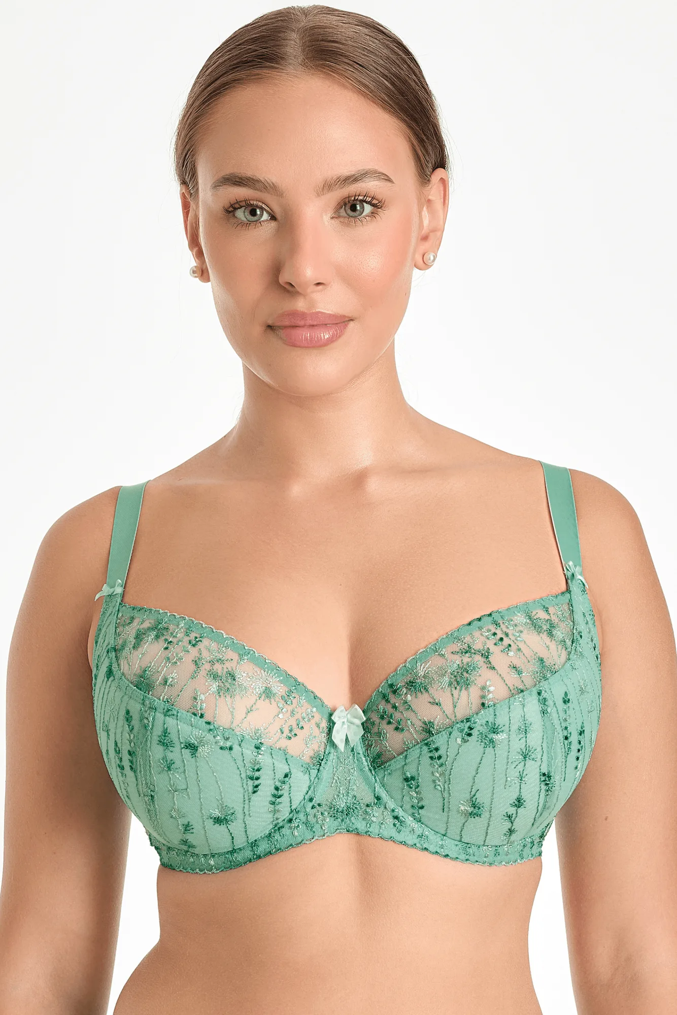 Full Coverage Bra vs Full Cup: What's the Difference