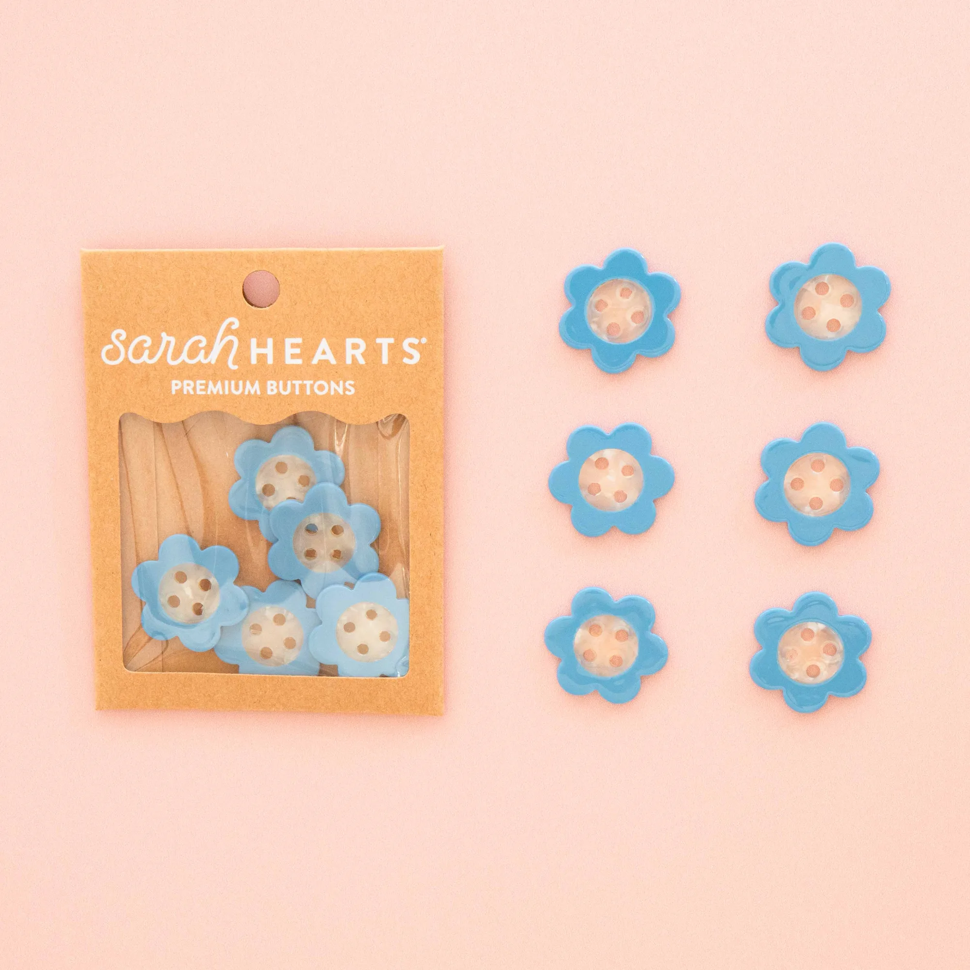 Blue Daisy Large Buttons: Sewing Projects That Pop