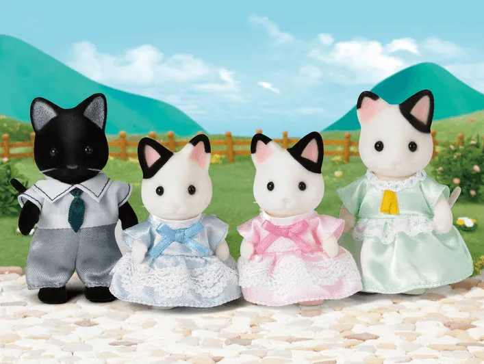 Tuxedo Cat Family Designer Toy: Wissenswertes