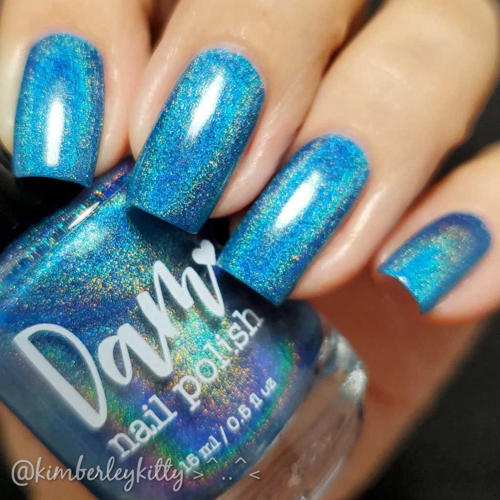 Glitzer vs. holografischer Nagellack: Unterschiede