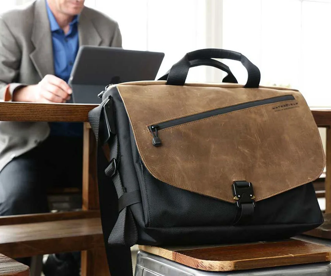 Top 5 Tote Bags for Carrying Laptops and Tablets: A Stylish Buying Guide