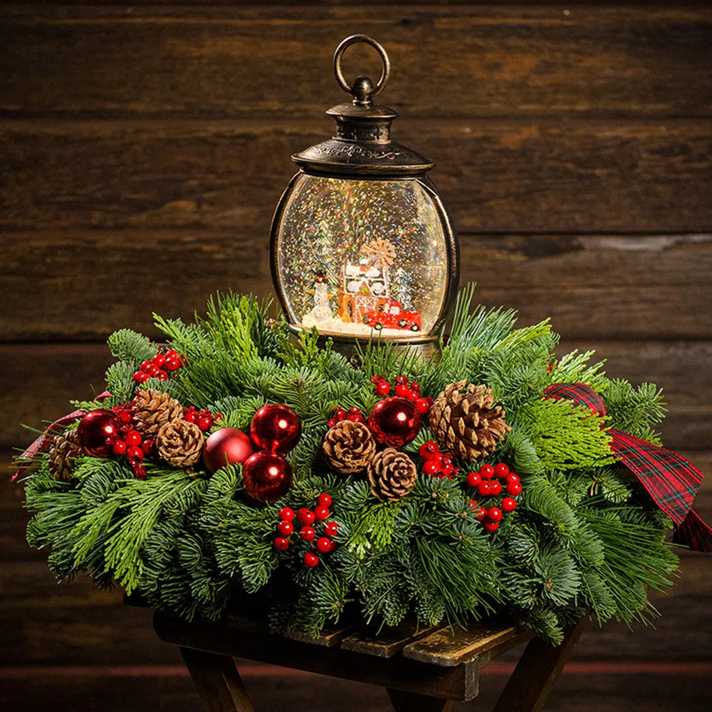 How to Choose a Centerpiece for a Farmhouse Christmas Table