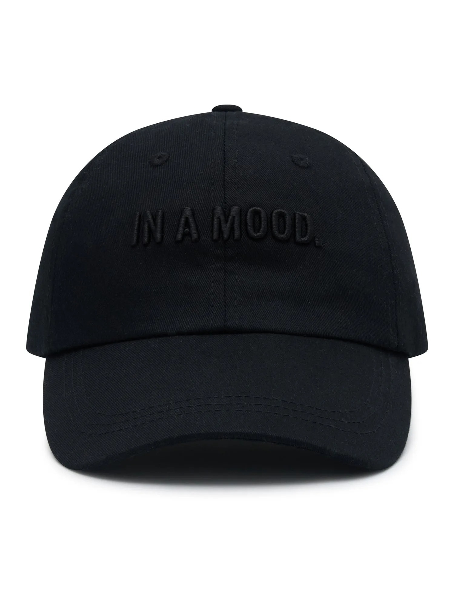 How to Style a Basic Baseball Cap for Everyday Looks