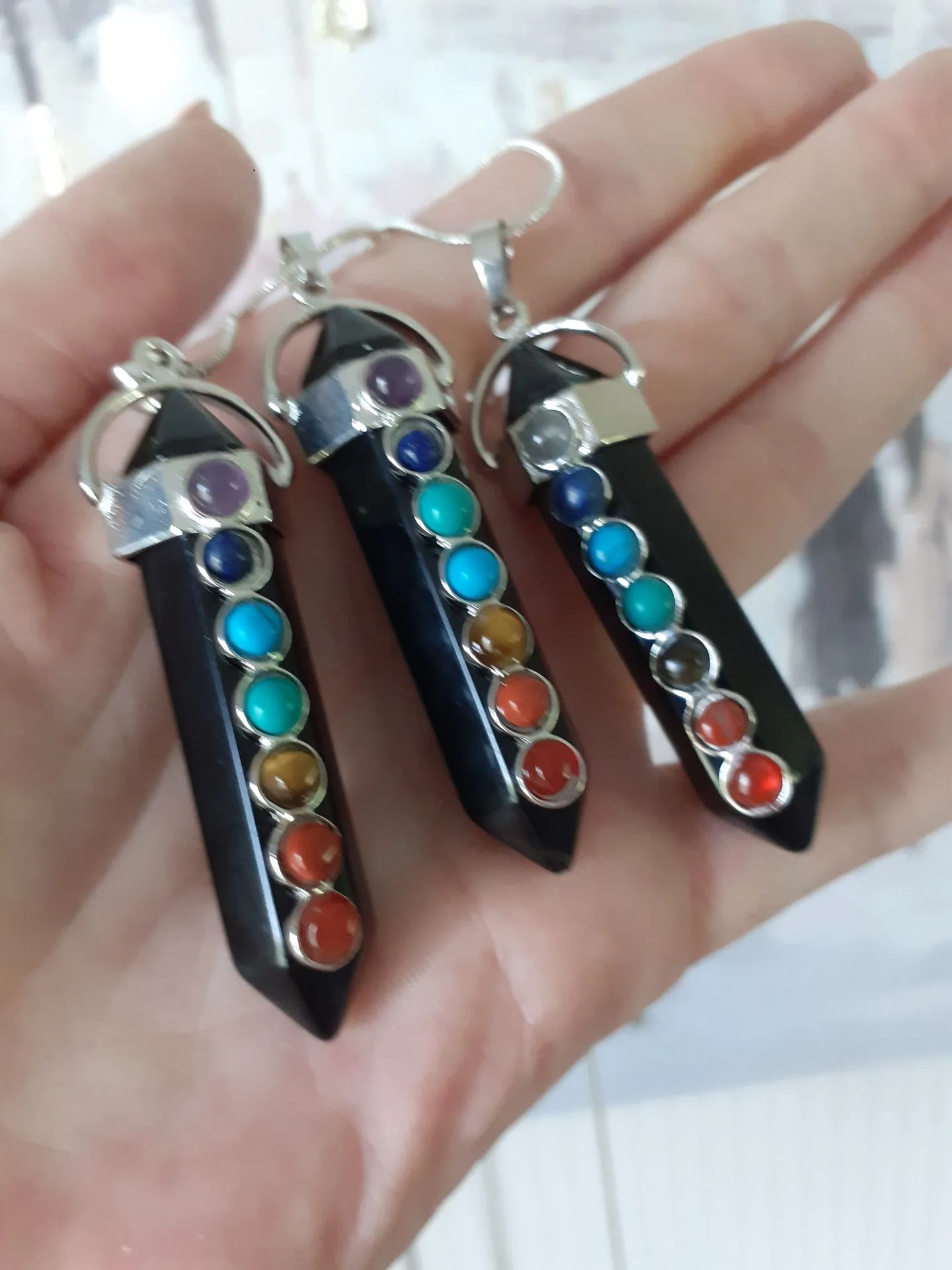 Svart onyks sekskantet 7 chakra edelstensanheng