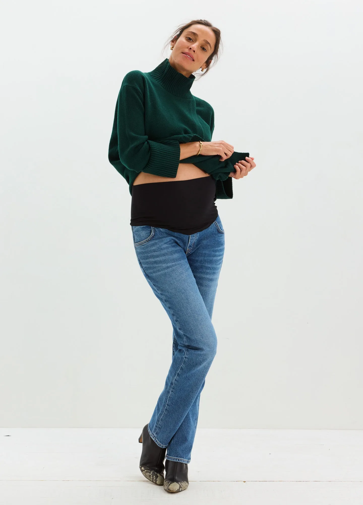 Over the Bump vs. Relaxed Cuffed: Which Maternity Jean Is Right?