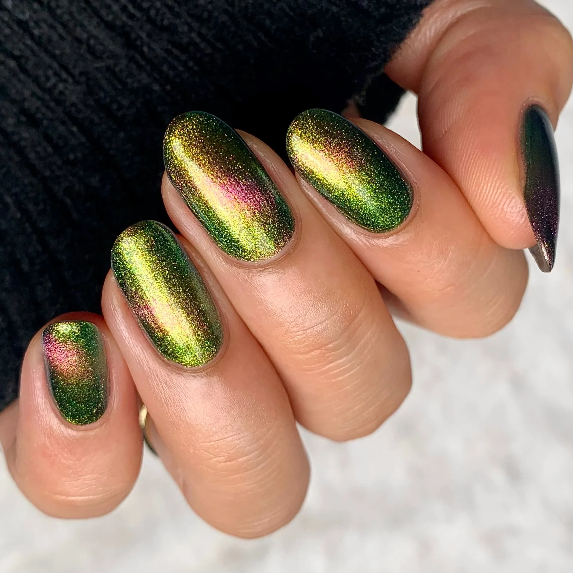 Parallel Possibilities - Esmalte de uñas magnético multicolor cambiante - Cambia a dorado, verde y azul - Colección Into the Multiverse