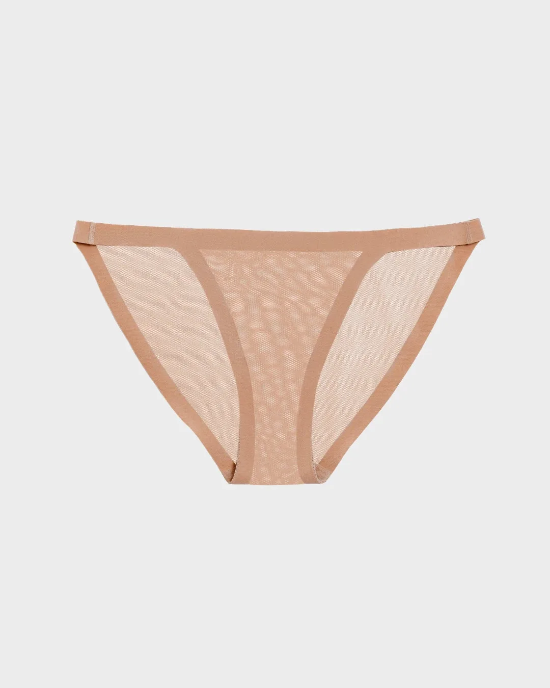 Come indossare il bikini stringa in tessuto sheer al mare