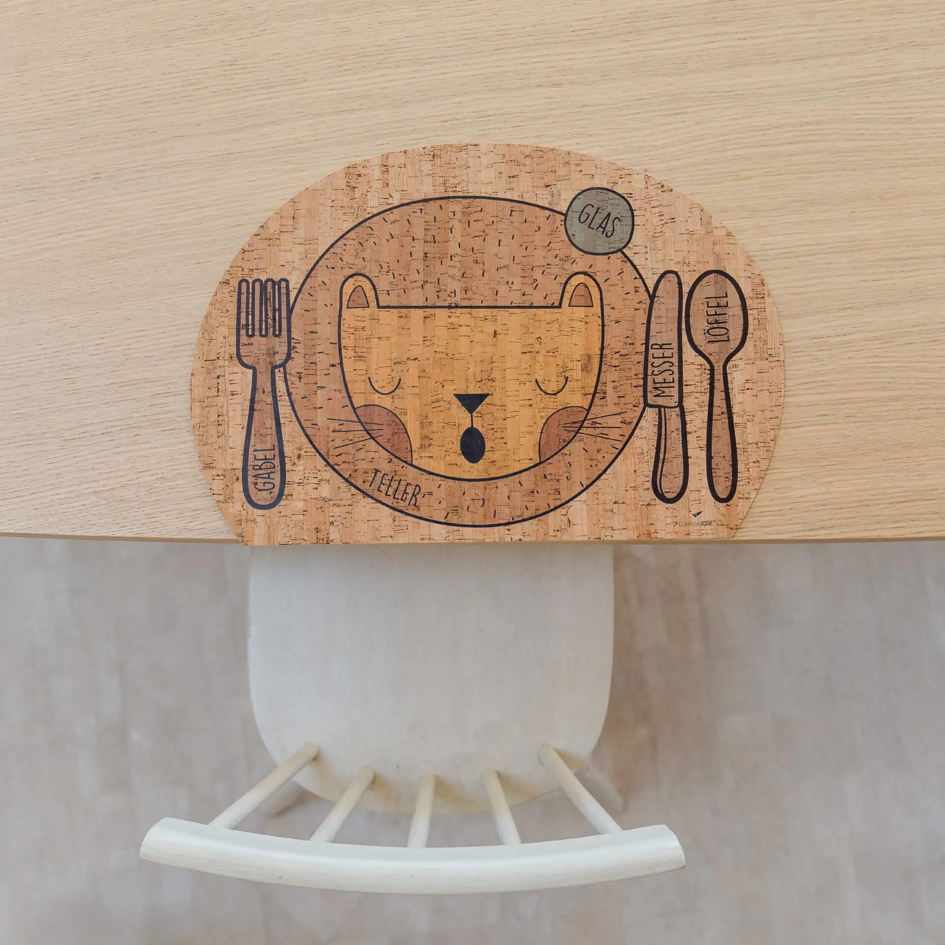 Comprar conjunto de mesa infantil: motivo, tamanho e material